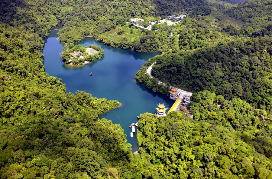 鼎湖及宝鼎园